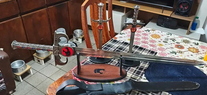 Espadas decorativas Thundercats em aço inox (as três versões da Espada Justiceira)