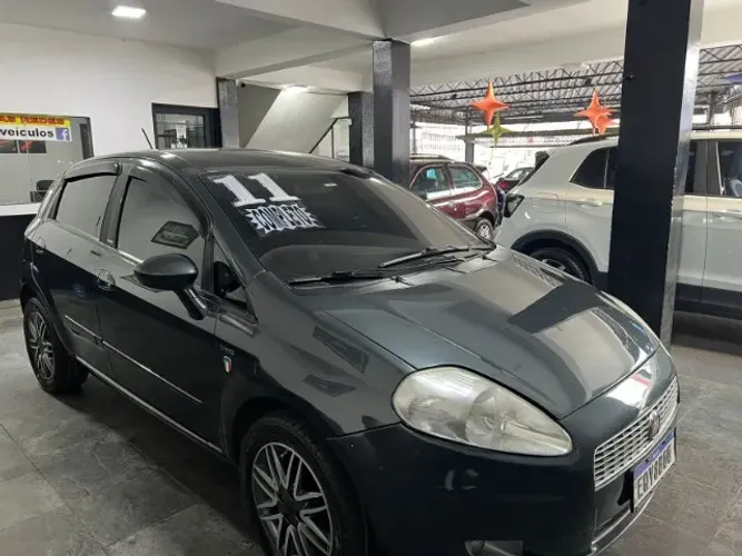 Fiat Punto Essence 1.8 Flex 16V 5P 2011