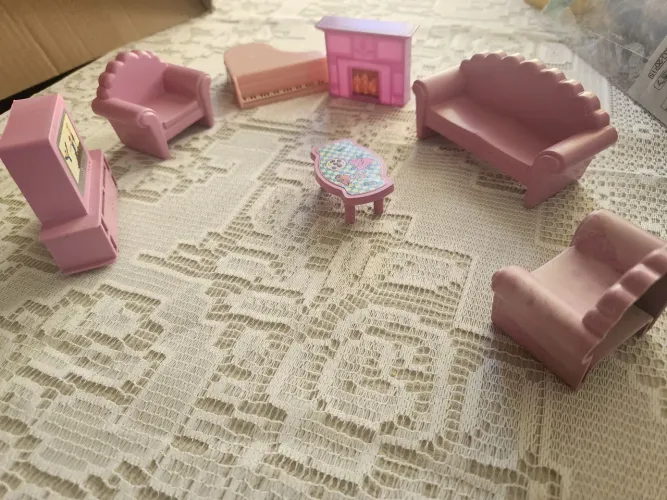 Peças de casinha de boneca