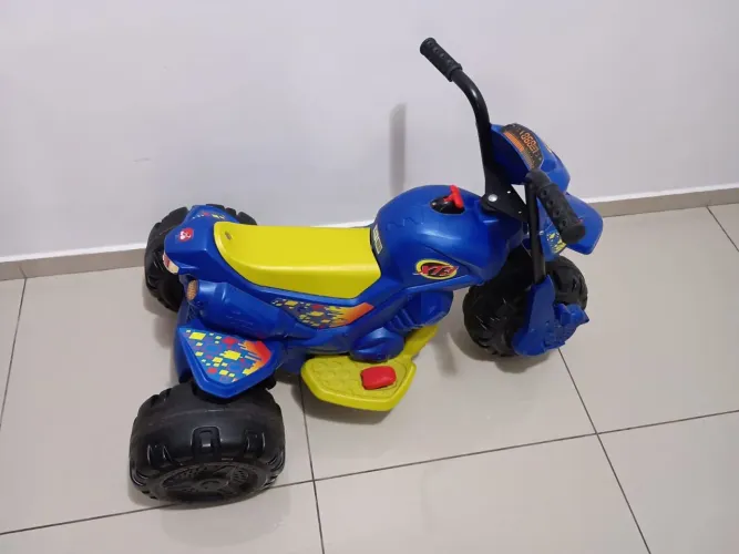 Triciclo elétrico