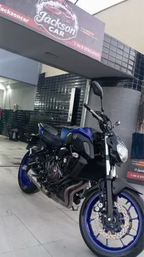 MT07 2024 azul