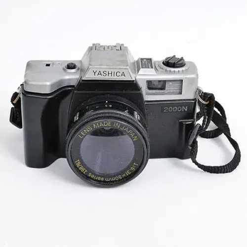 Máquina fotográfica YASHICA N2000 ano 1980