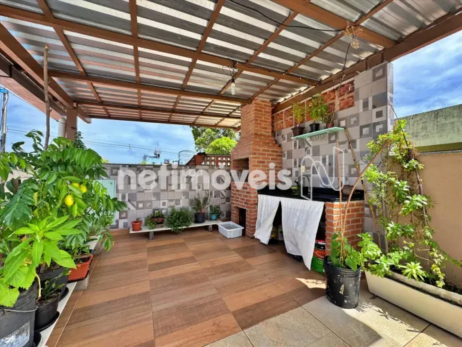Encante-se com esta residência completa no coração do bairro República!