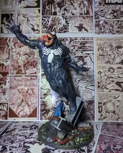 Action Figure Venom Spiderman 26cm altura