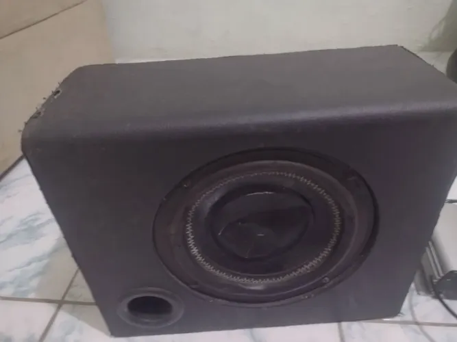 Estou vendendo um Sub, mais tuítes JBL e um modolo AB 2000