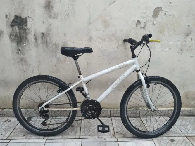 Bicicleta aro 24 sem marcha