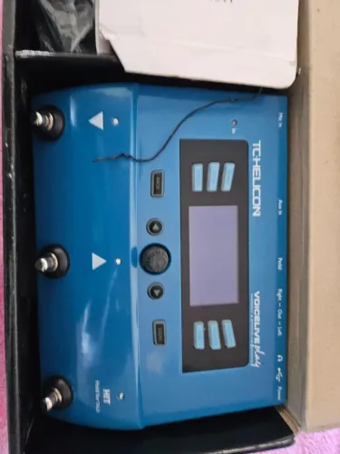 TC Helicon VoiceLive Play - Pedal de Efeitos Vocais e Harmonias