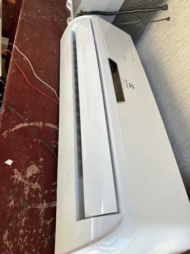 Central de ar 22 mil BTU com defeito