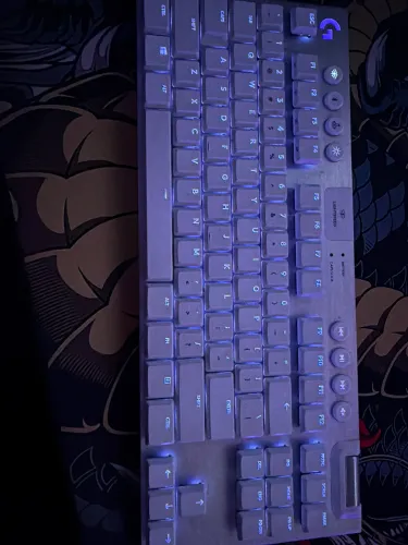 Teclado gamer logitech 