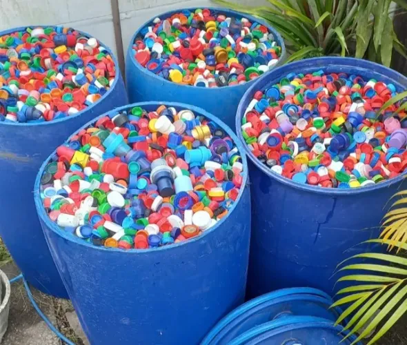 Tampinhas de garrafas pet