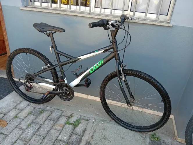 Bicicleta Caloi aro 26 com 21marcha pouquíssimo usada