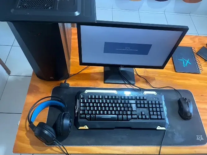 Computador de mesa completo