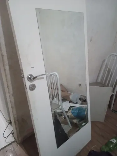 Vende porta de banheiro