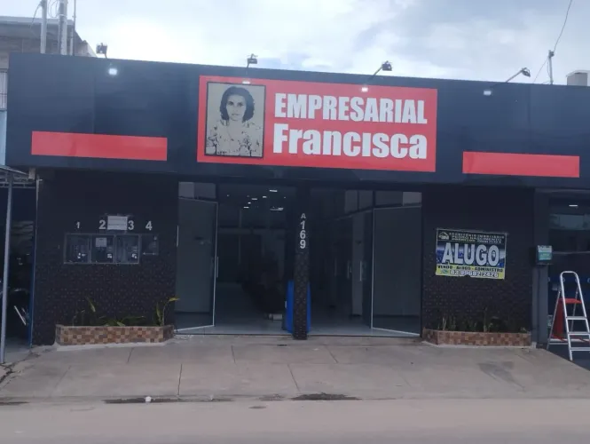 ESPAÇO GALERIA COM 10 SALAS PARA LOCAÇÃO,COM VALORES DE 1.500 A 1.200 A PARTIR DO TAMANHO 