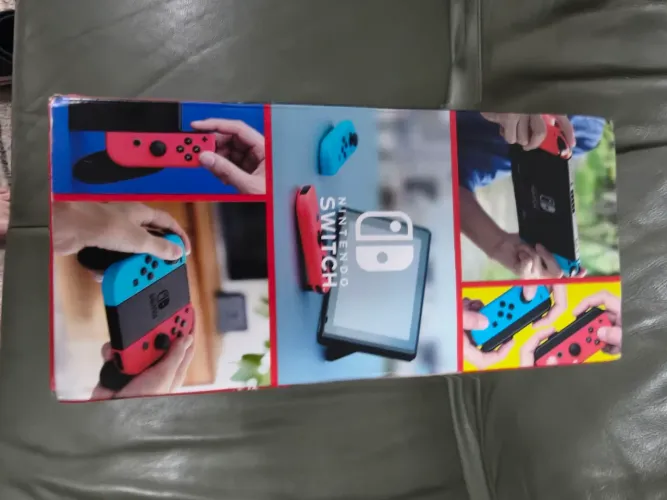 Nintendo Switch 1 +par de controles extra+Jogo Mario+Rabbids Kingdom Battle