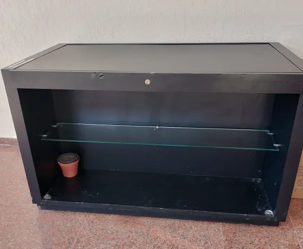 Balcão com tampo deslizante