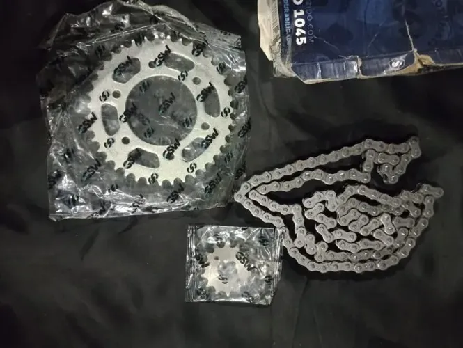 Kit Transmissão para Motocicleta - Coroa, Corrente e Pinhão