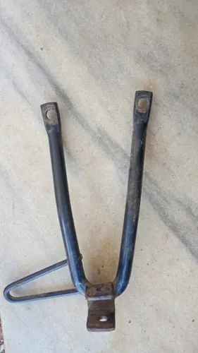 Suporte apoio de pe pedaleira xtz 125 lado direito