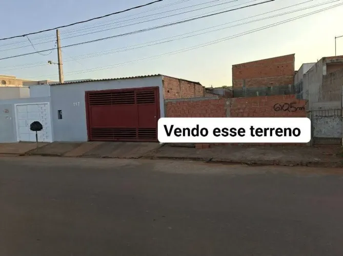 VENDO TERRENO NO SOUZA QUEIROZ 2 PEGO CARRO NA TROCA