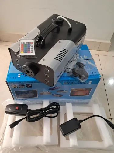 Maquina de fumaça com 6 leis multicores e controle remoto