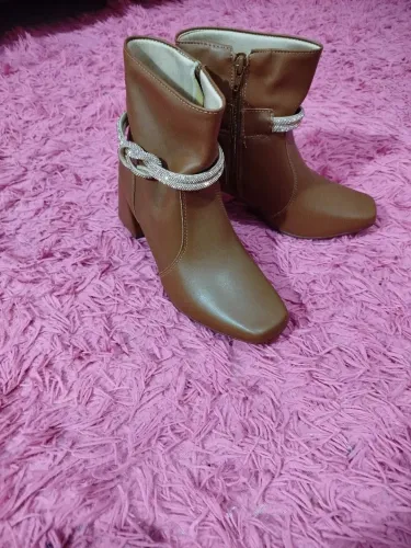 Bota cano curto salto grosso