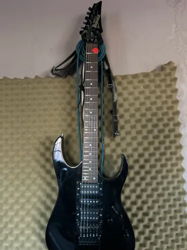 Guitarra Ibanez Gio c Floyd Rose
