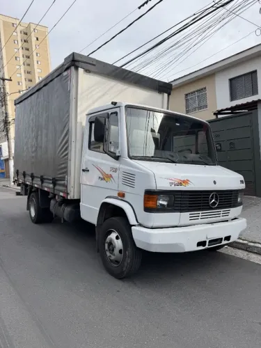  Mercedes-Benz 710 Sider 2012