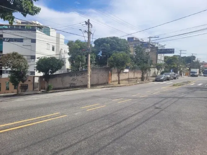 PALMARES - EXCEPCIONAL LOTE DE ESQUINA - 417 M2 - COM CASA - RARIDADE