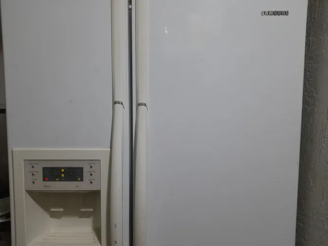 Vendo Geladeira samsung!