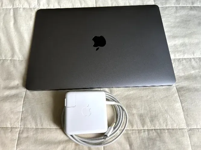 MacBook Pro 13" / 256GB HD / 8GB memória / Apple M1