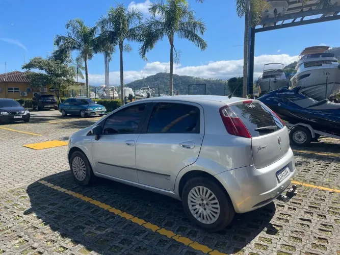Fiat Punto Attractive 1.4 Fire Flex 8V 5P 2012
