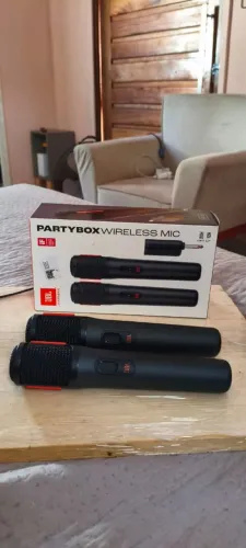 Microfone ? JBL Partybox wireless Mic .HARMAN 20 h d bateria ? design AWARD 2024