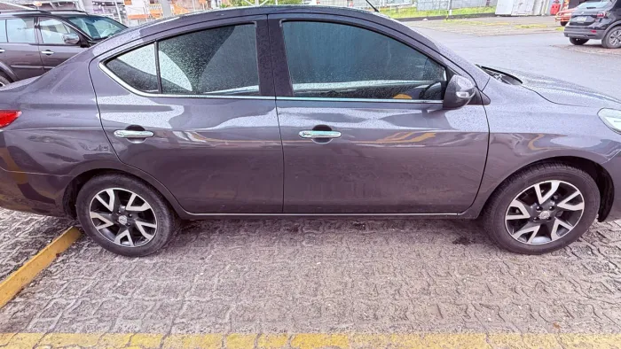 Nissan Versa SL 1.6 16V Flexstart 4P Aut. 2017