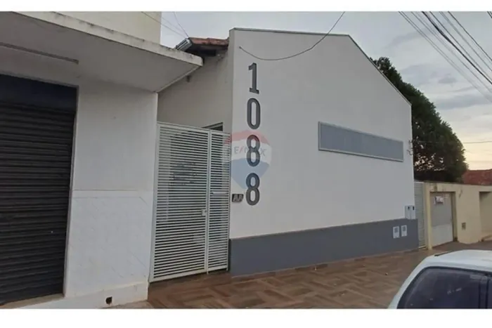 Casa À Venda No Centro, Com Ótima Localização No Centro De Ituiutaba/MG