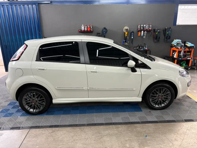 Fiat Punto Sporting 1.8 Flex 8v/16v 5P 2016