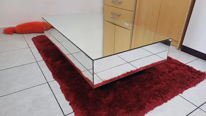 Linda mesa de centro de espelho... 1.00 x 0,60 x 0,31