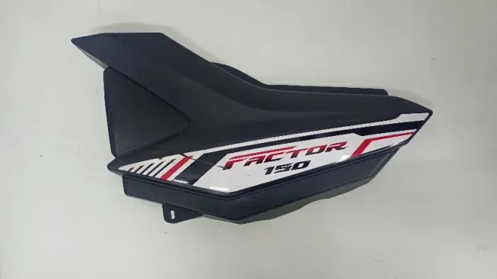 Tampa Lateral Esquerda Factor 125 150 19-23 Original Yamaha Com adesivo branco