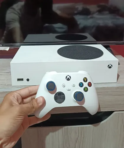 XBOX SÉRIE S A VENDA COM DEFEITO.