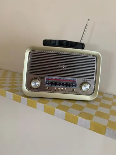 Caixa de som + rádio