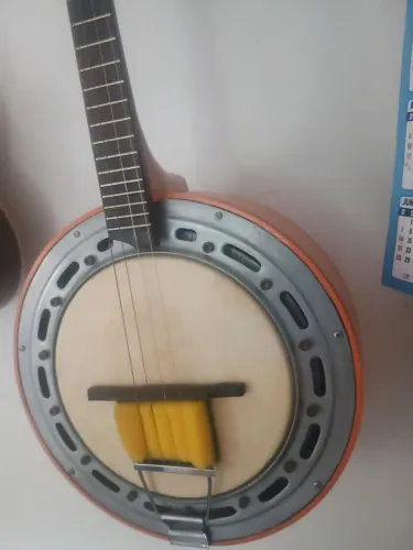 Banjo DG _ Vendo ou troco por cavaco. ZAP *53