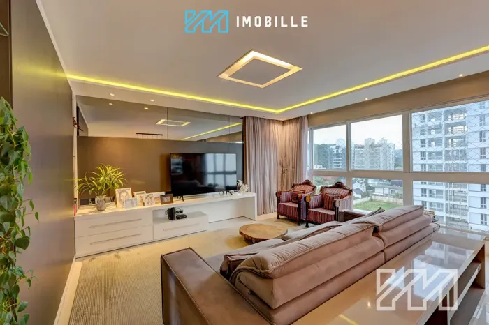 Apartamento mobiliado no Edifício Costão da Brava na Praia Brava em Itajaí