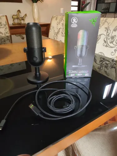 Microfone Gamer - Razer Seiren V3 Chroma