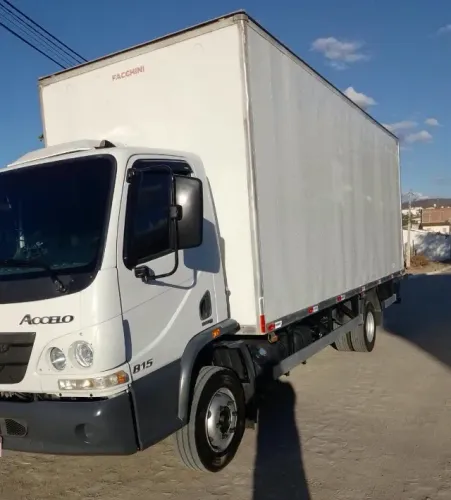 Mercedes Accelo 815 ( 2014 ) Baú