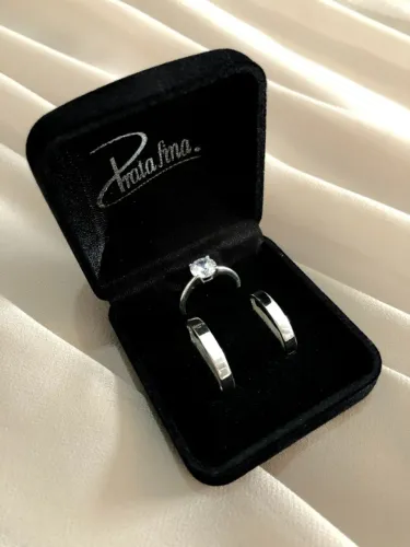 Conjunto Pratafina: alianças prata 950 + anel solitário prata 925 com zircônia cristal