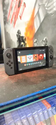 Nintendo Switch V2 Seminovo Desbloqueado.256GB. Parcelamos! Loja física!