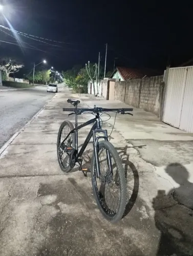 Bicicleta MTB aro 29 (com defeito)