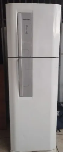 Geladeira Eletrolux 370 LTS Frost Free