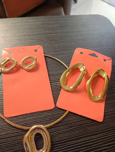Bijuterias famínina colares pulseiras relógio de aço com vários cores e modelos peças nova