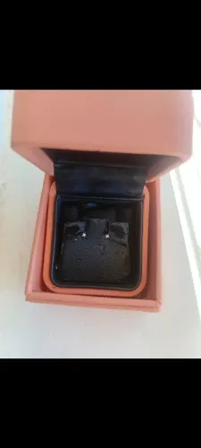 Brinco  vivara ouro com diamante. Com  certificado 