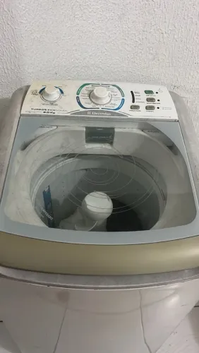 Máquina de lavar para retirada de peças